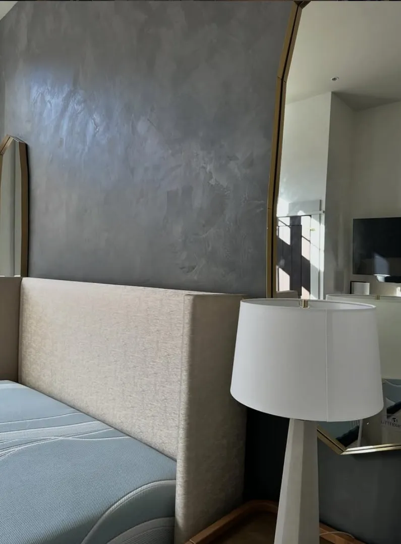 Hand-applied plaster feature by Rebel Venetian — Truckee & Tahoe (10)